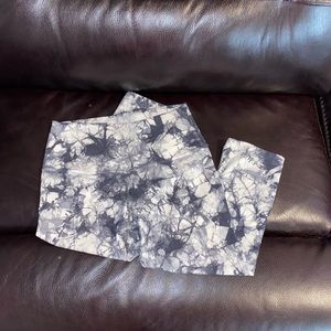 Lululemon “marble” cropped leggings